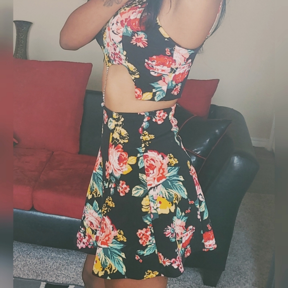 Custom Floral 2pc Connected